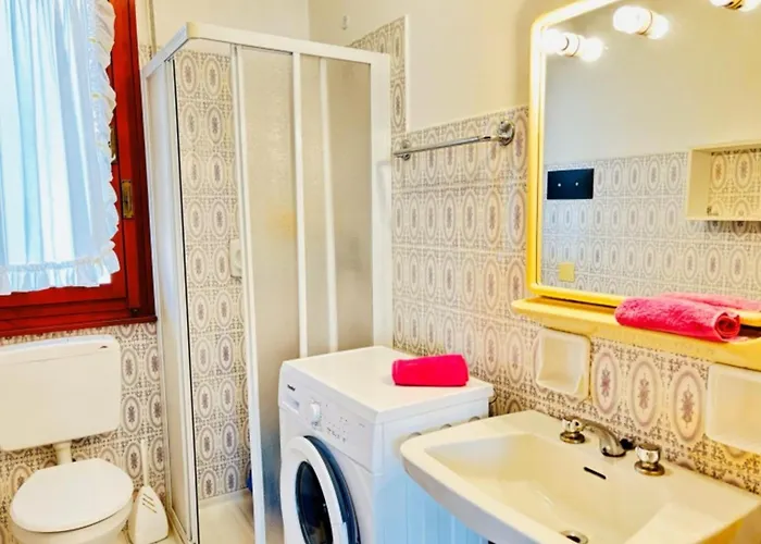 Lejlighed Flat With Sunny Balcony