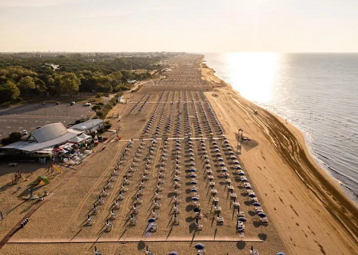 Flat With Sunny Balcony